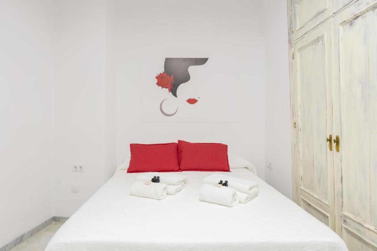 Guesthouse Room & Studio Seville La Flamenka Εξωτερικό φωτογραφία